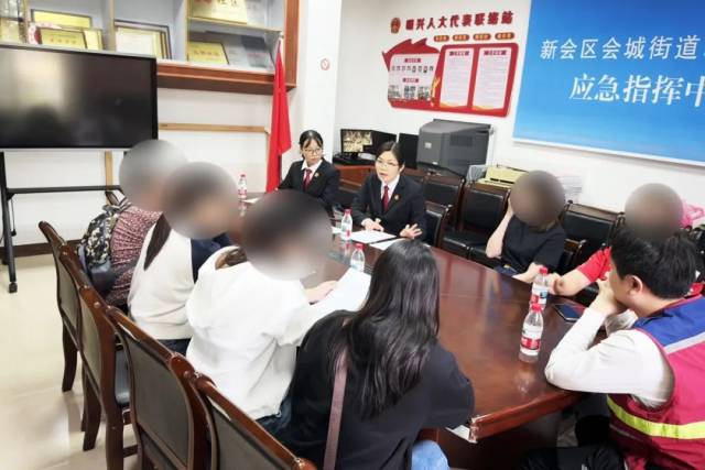 法官聯(lián)動街道辦調(diào)解一起相鄰糾紛